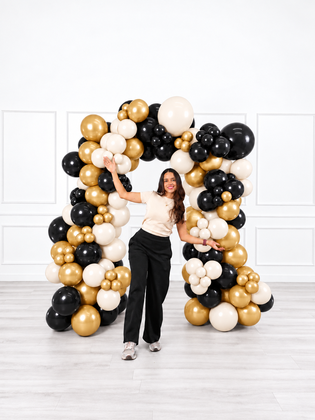 Ana Karina Balloons champagne noir organic balloon arch, additional product image