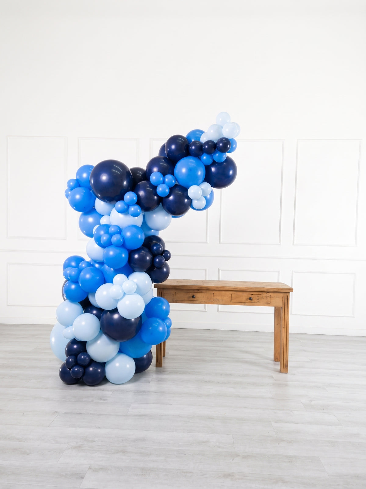 Ana Karina Balloons blue wonder freestanding balloon garland, additional product image