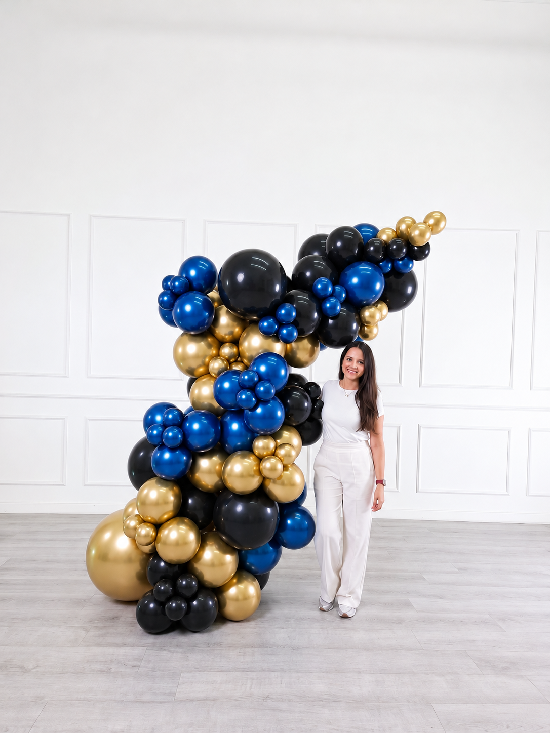 Ana Karina Balloons midnight gold freestanding balloon garland, additional product image