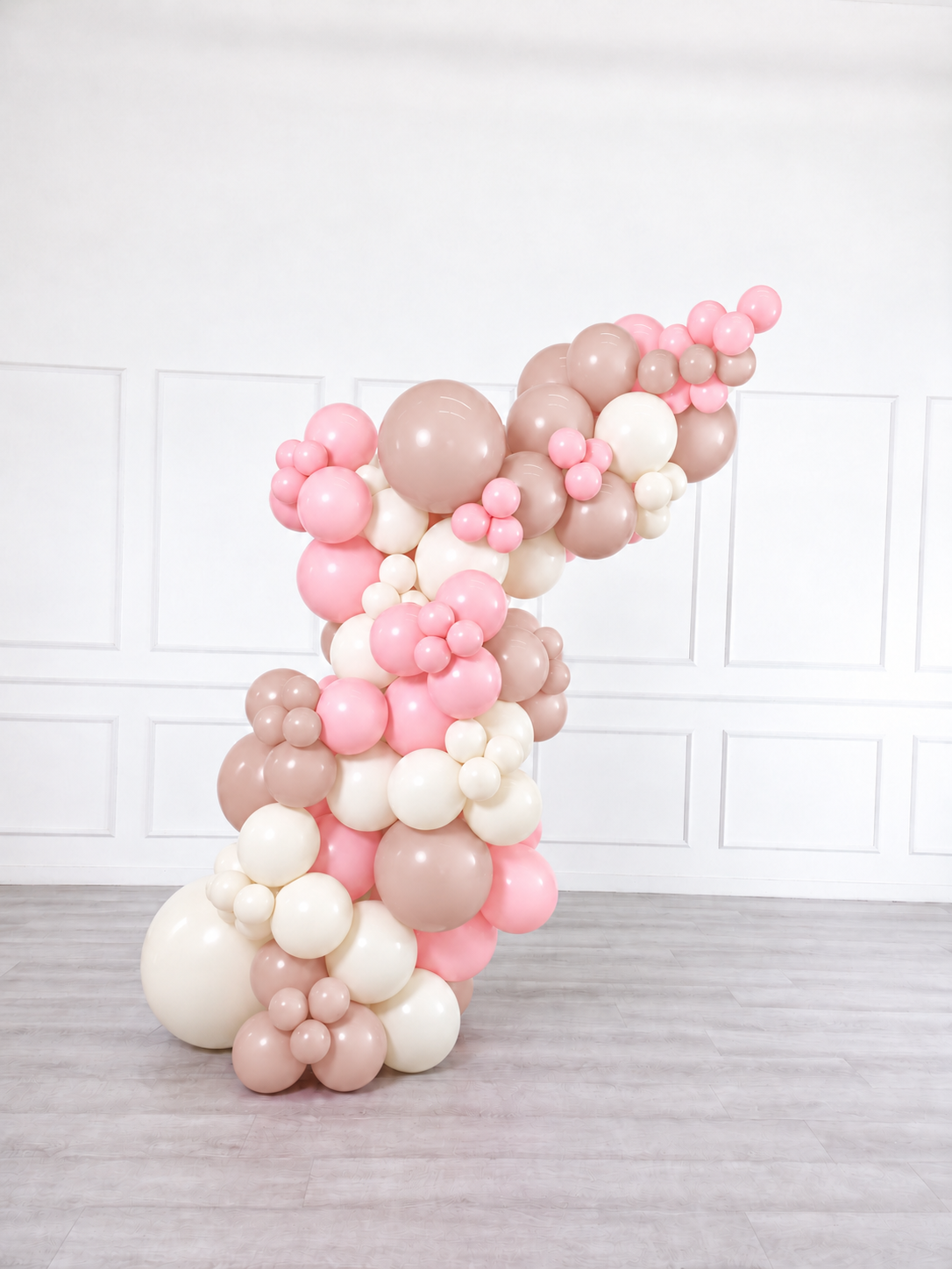 Ana Karina Balloons sweet pink freestanding balloon garland